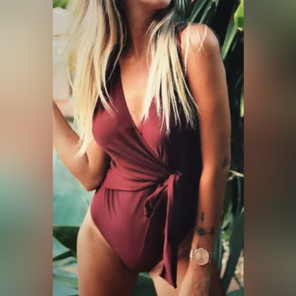 Cupshe Elegant Dance Solid Onepiece Swimsuit